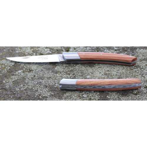 Couteau Le THIERS® pliant 12 cms , manche en bois de Rose ressort guilloché mains LES COUTEAUX DE POCHE PLIANTS GUILLOCHES M... Couteau Le THIERS® pliant 12 cms , manche en bois de Rose ressort guilloché mains LES COUTEAUX DE POCHE PLIANTS GUILLOCHES M...